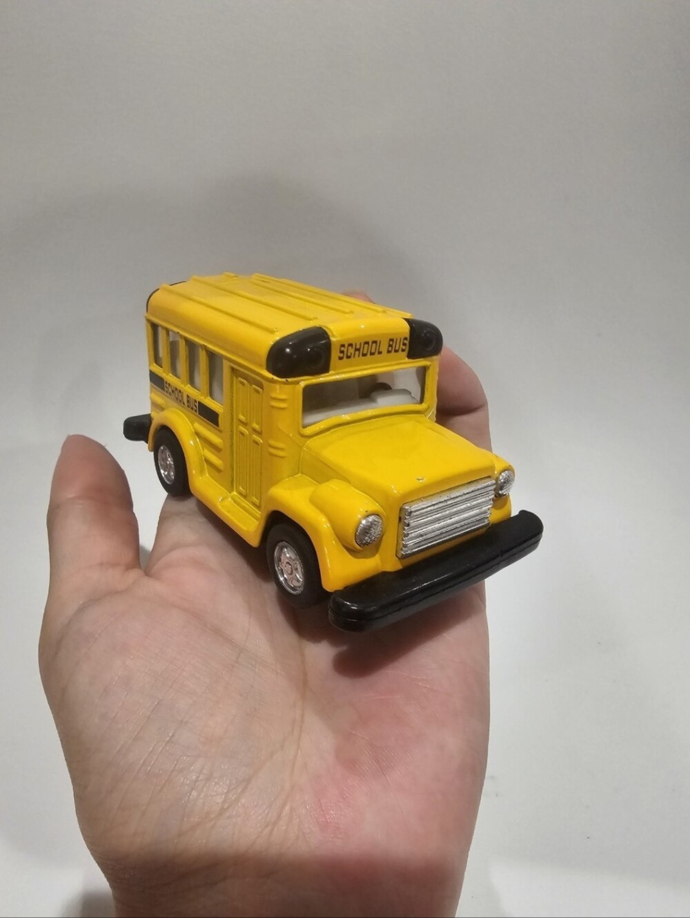 GUC Vintage Kintoy school Bus die cast